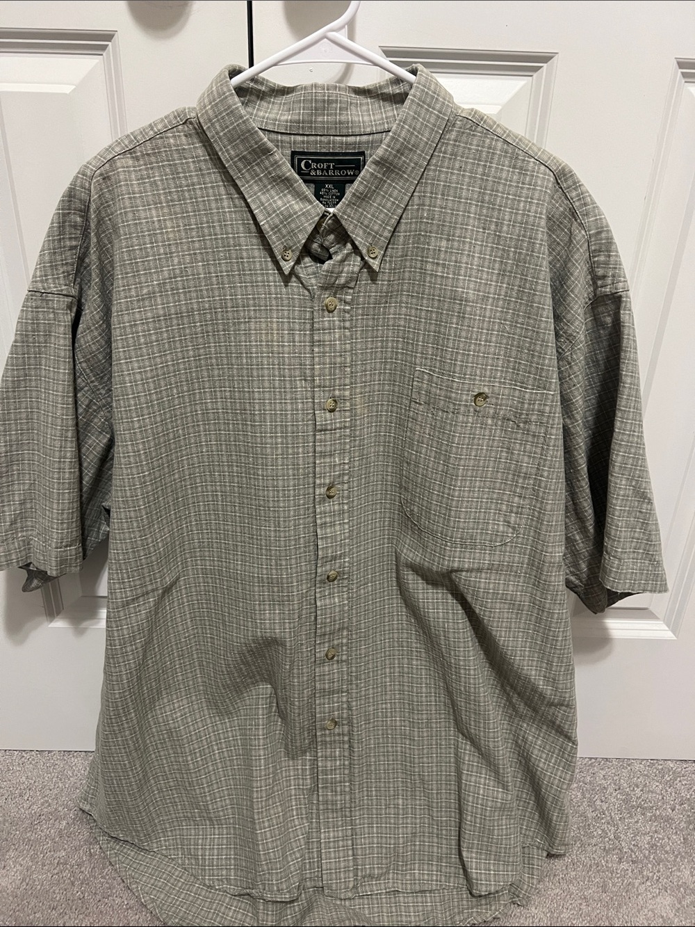 croft & barrow Men's Short-Sleeve Button-Down Shirt in Light Olive Plaid